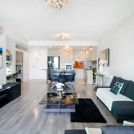 Couture Comfort - Luxe Chanel Themed Apartment Gold Coast Exterior photo