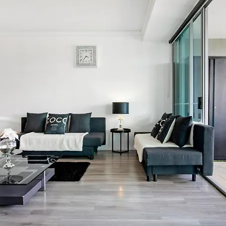 Couture Comfort - Luxe Chanel Themed Apartment Gold Coast Exterior photo
